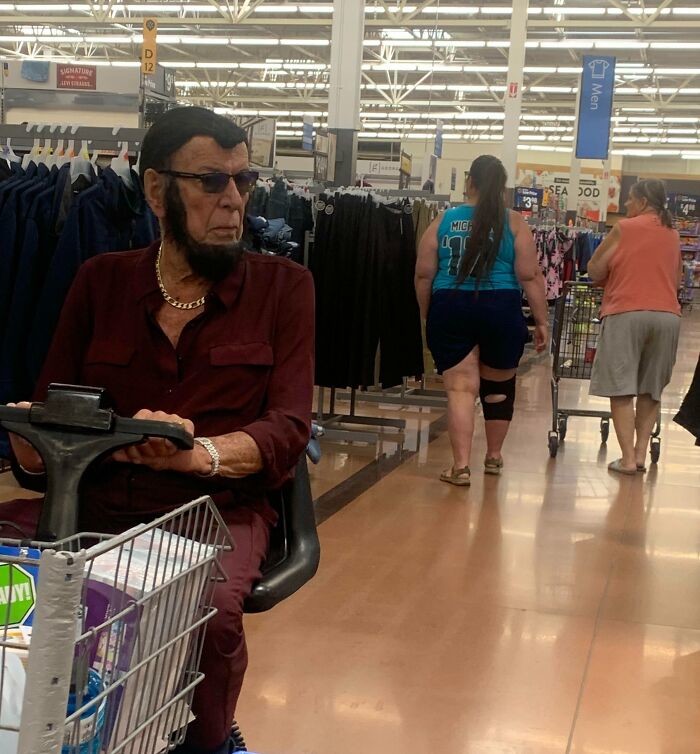 23. «Авраам Линкольн, истребитель вампиров» в Walmart