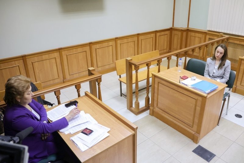 Лариса Долина отказалась выезжать из квартиры до Нового года