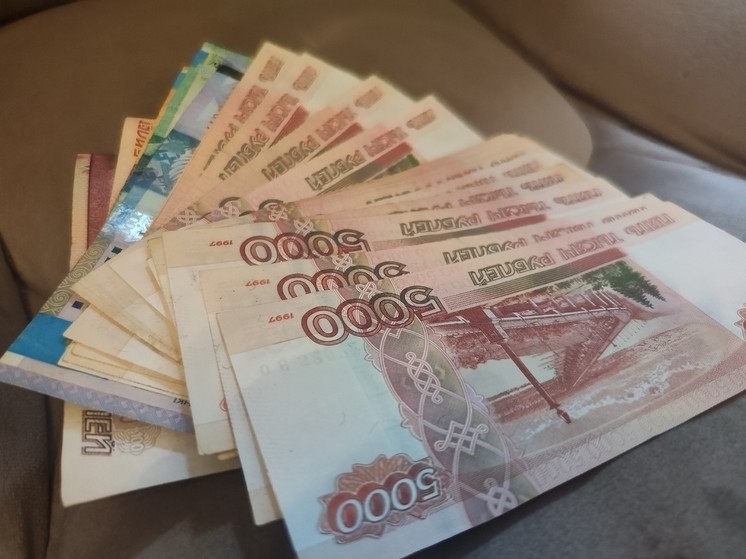 Жительнице Челябинска заблокировали банковскую карту после сбора денег на подарки детям