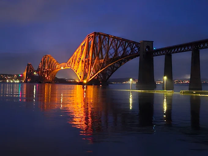 Мост из рук и кирпичей: как три инженера в котелках наглядно объяснили принцип консоли