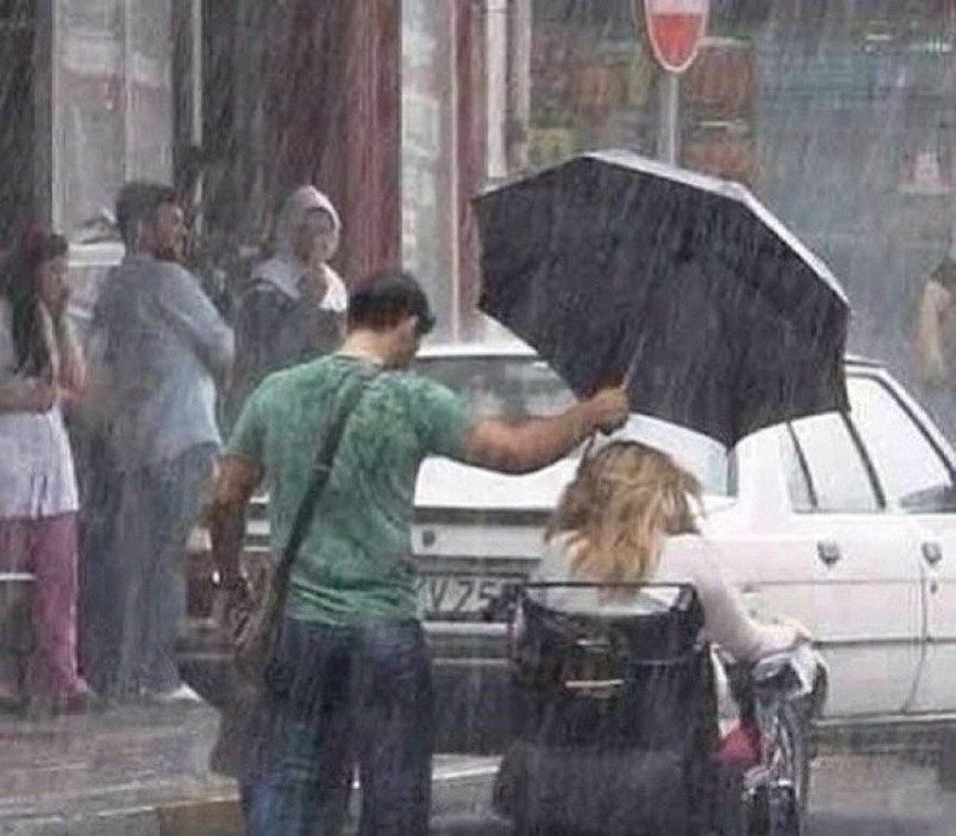 Будьте счастливы. И всегда оставайтесь людьми.