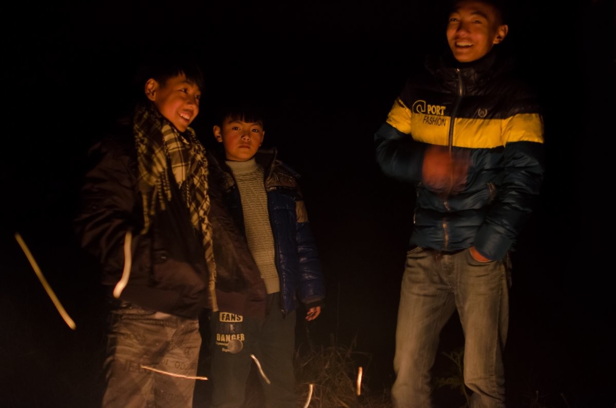 Несмотря на неприятности, в Китае всегда преобладала доброта. Сельские жители часто устраивали костры у его палатки и предлагали угощения. 