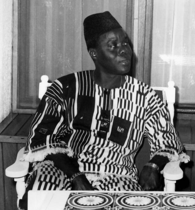 Однажды в январе в одной приморской стране иностранные войска пришли похитить президента