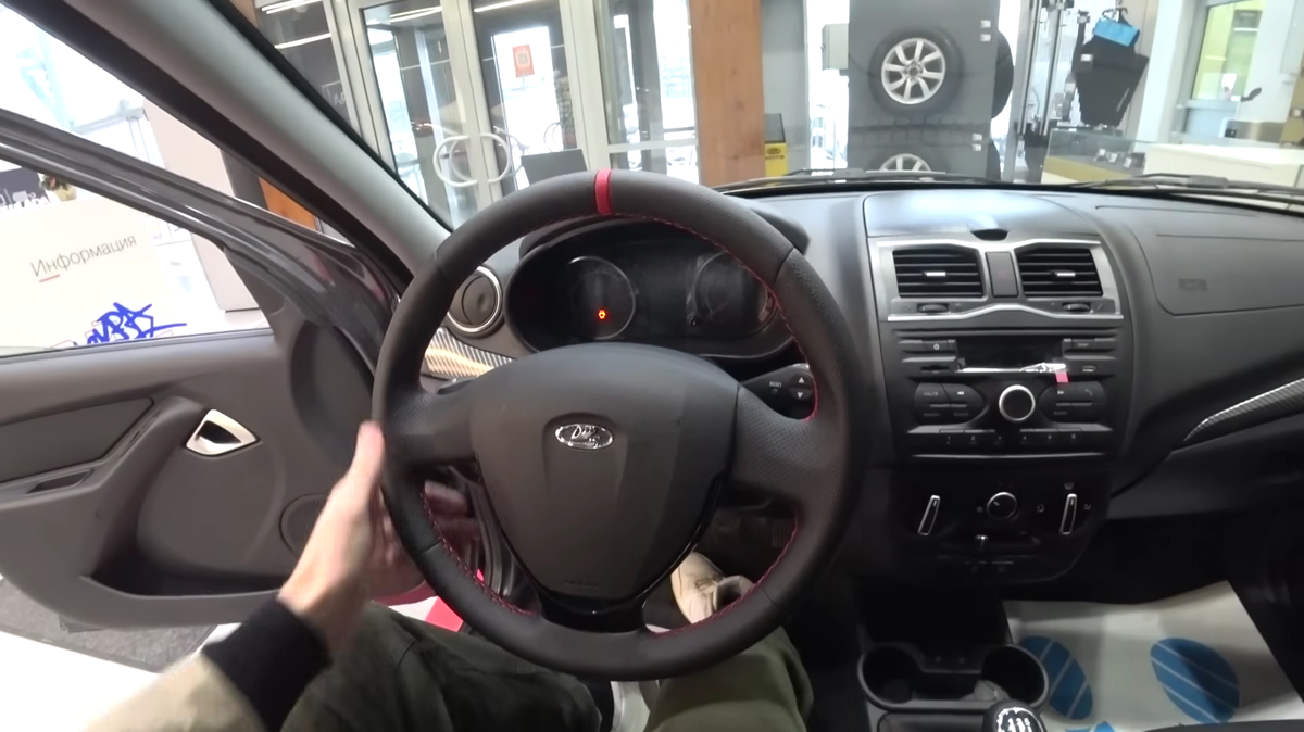 АвтоВАЗ - остановись: зашел в салон Лада в январе 2026 года после повышения цен: сколько теперь стоит Гранта, Искра, Веста и Нива