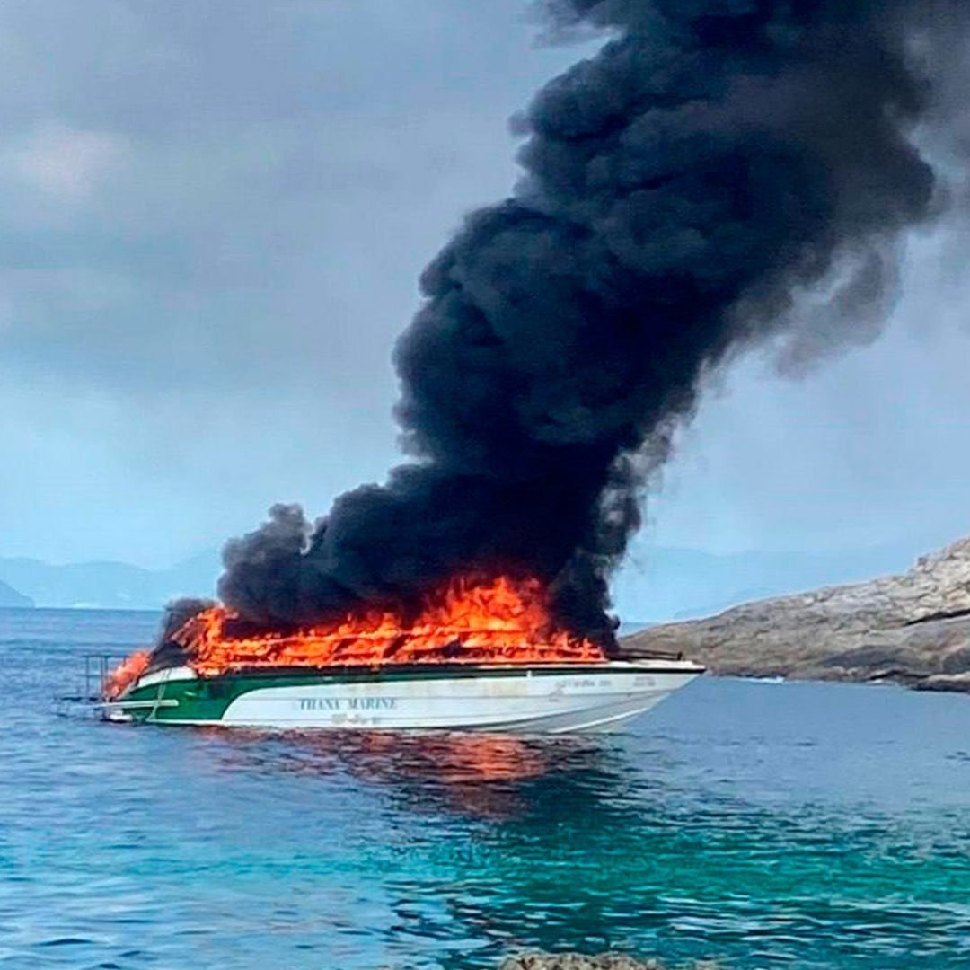 В Таиланде скоростной катер врезался в рыболовецкое судно
