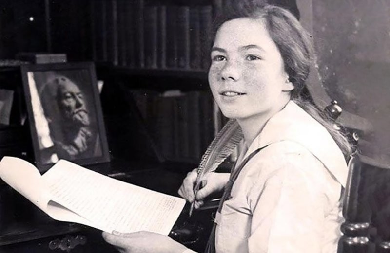 2. Барбара Ньюхолл Фоллет