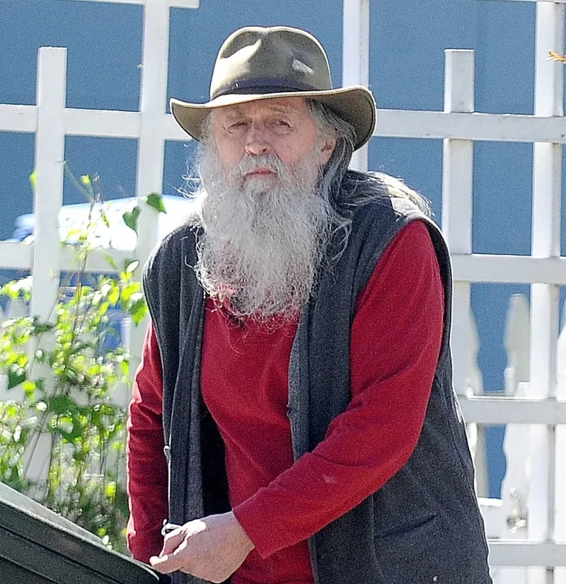 12 примеров того, как слава и обиды разрушили семьи звёзд