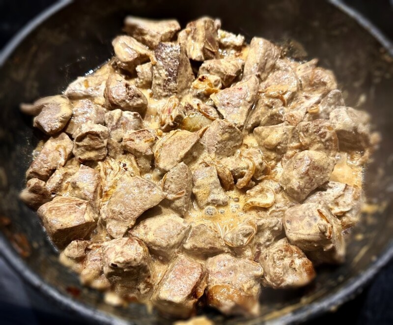 Печень говяжья. Жареная с луком. Это очень быстро