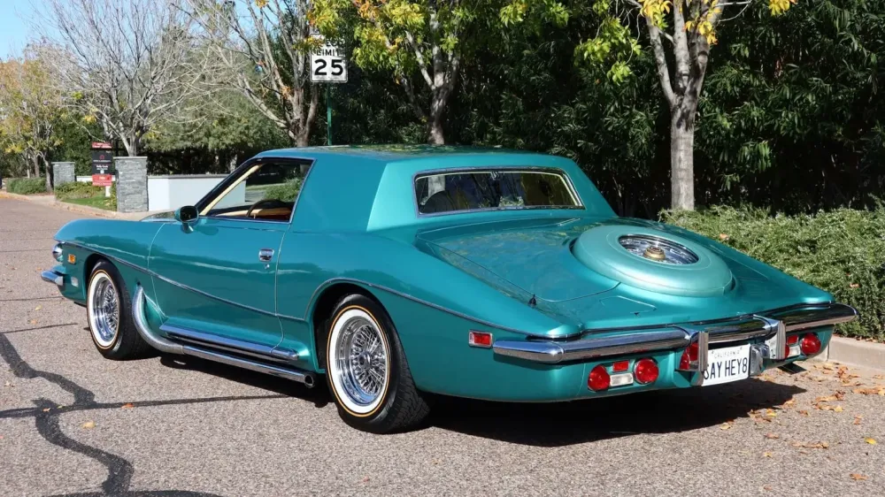 Редкое американское купе Stutz Blackhawk с кузовом ручной работы из Италии выставили на продажу