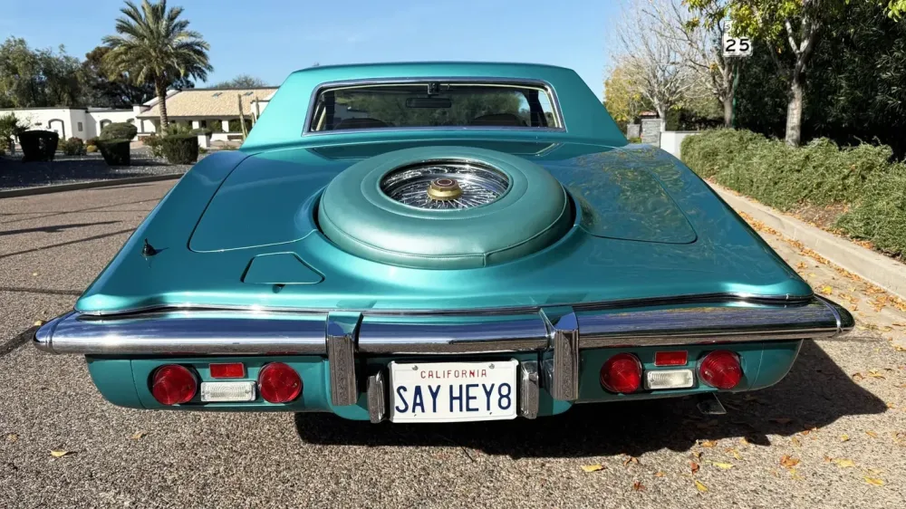 Редкое американское купе Stutz Blackhawk с кузовом ручной работы из Италии выставили на продажу