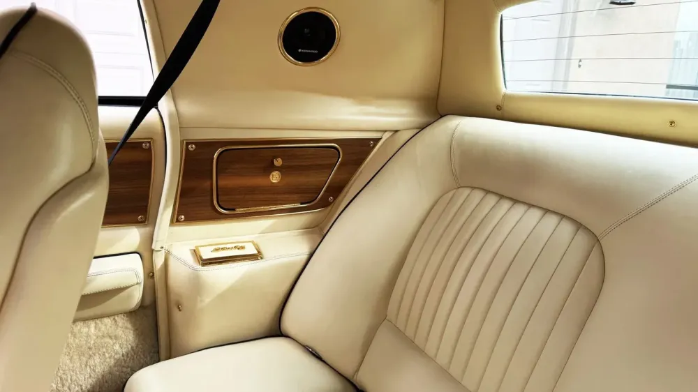 Редкое американское купе Stutz Blackhawk с кузовом ручной работы из Италии выставили на продажу