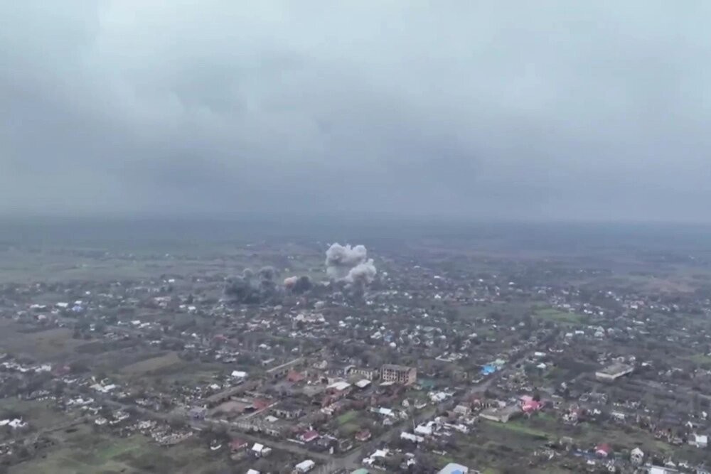 Трупный запах до обморока: Зеленский бросил горы тел боевиков у Гуляйполя