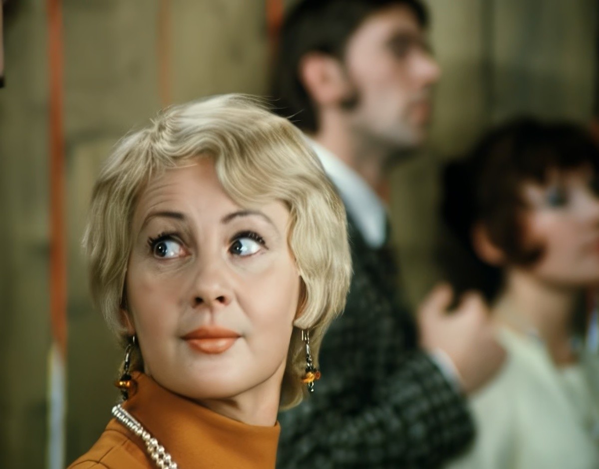 Кто сыграл гостей на свадьбе в фильме Гайдая «Не может быть»