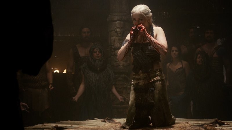 5. Конские сердца Эмилии Кларк