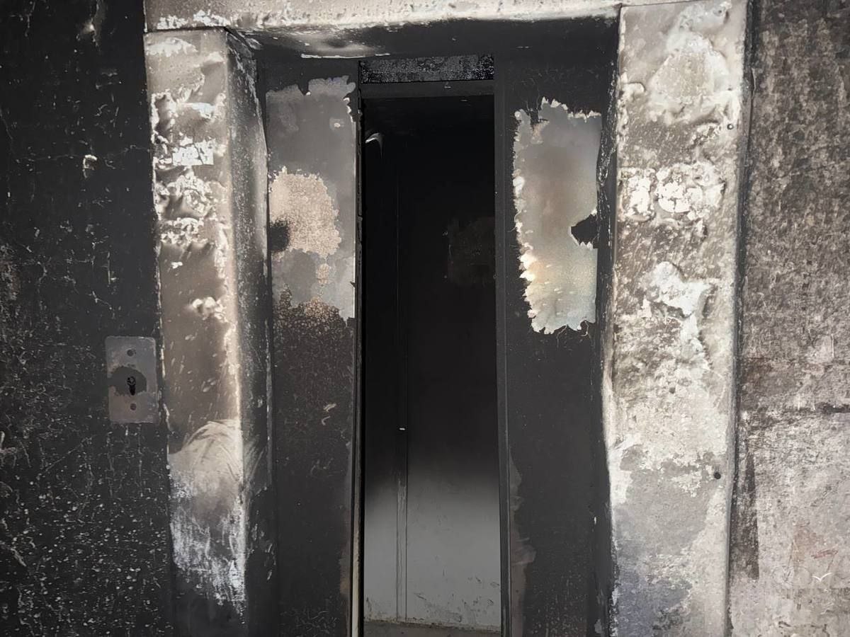 Лифт стал ловушкой: две женщины едва не сгорели заживо во Владивостоке