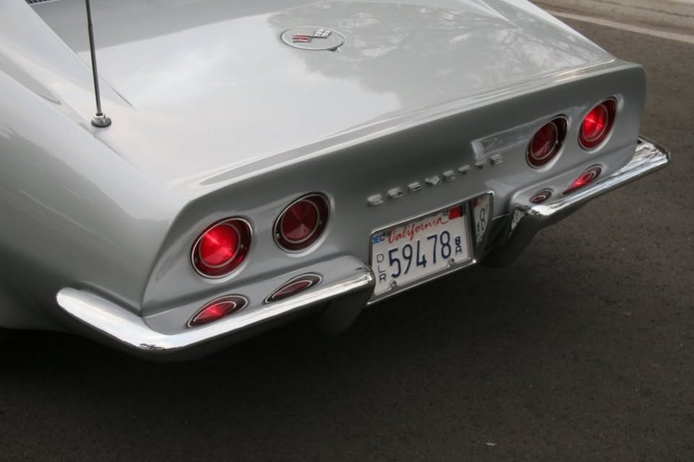 Лимузин на базе старого Corvette хотят продать за 98 тысяч долларов
