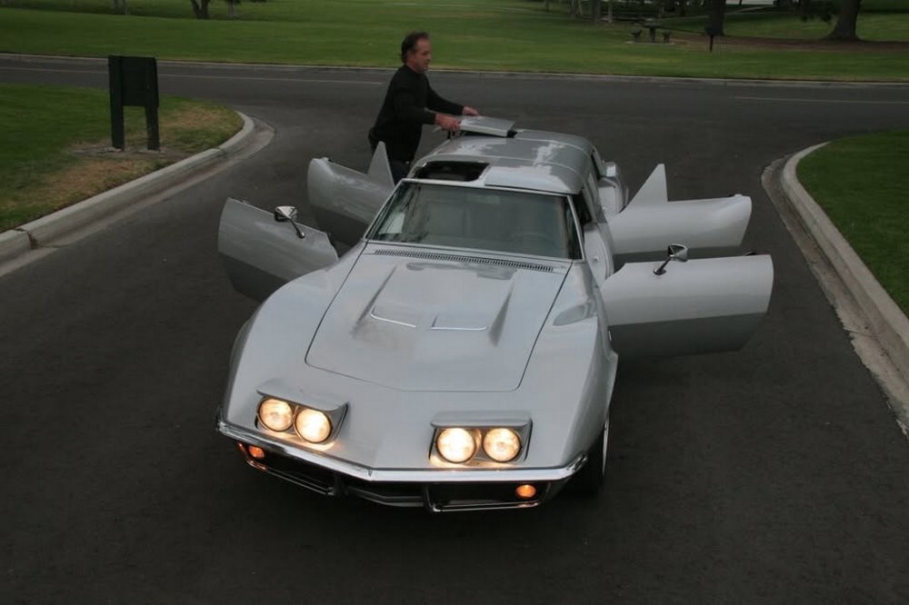 Лимузин на базе старого Corvette хотят продать за 98 тысяч долларов