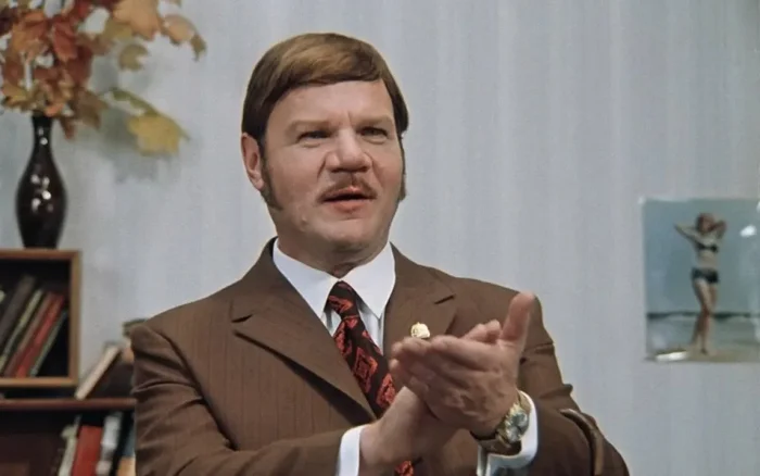 «Свой парень»: Как три класса образования, война и спасённая нога сделали Пуговкина народным любимцем...⁠