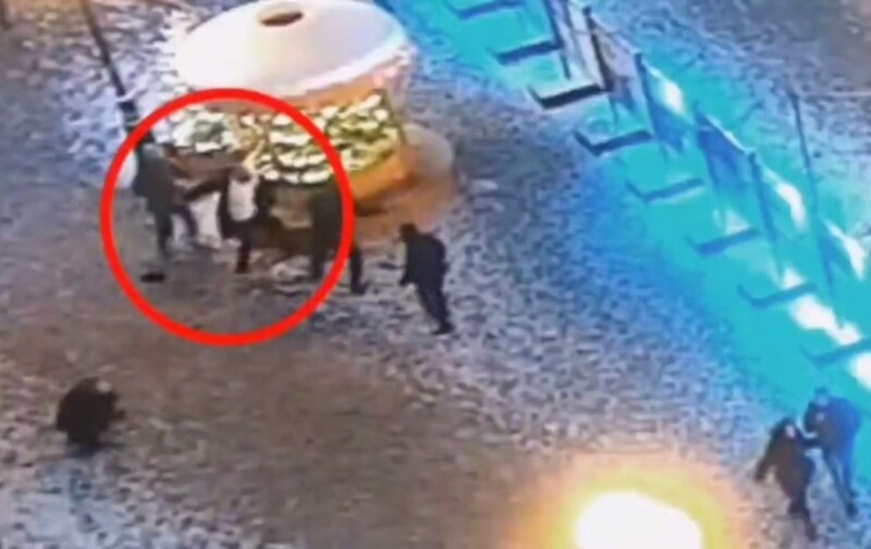 Двое мужчин задержаны после поножовщины на Арбате в Москве