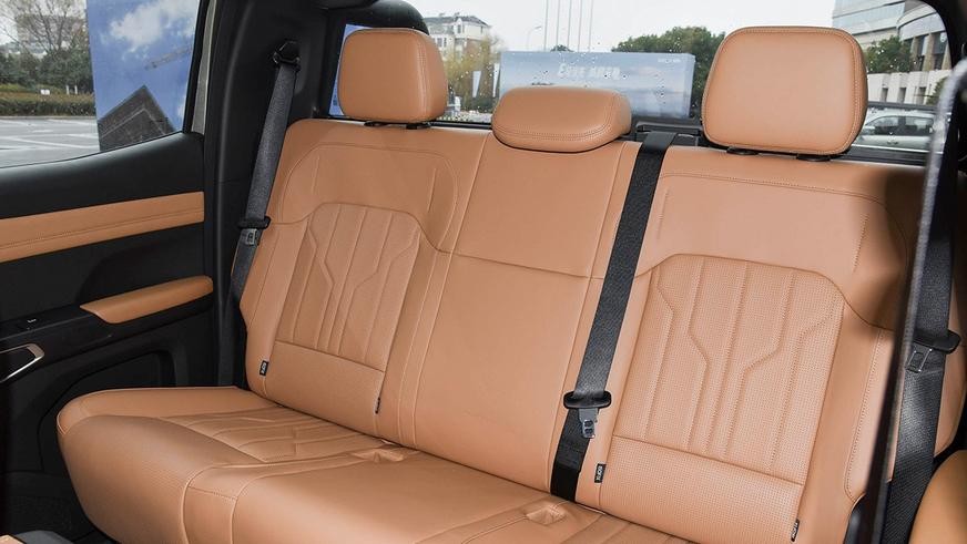 У Chery появился рамный электропикап по цене LADA Vesta