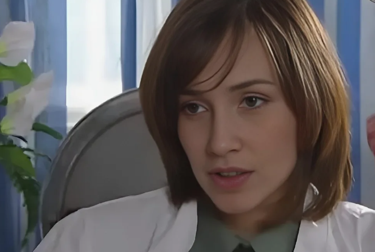 Спустя 22 года. Как выглядят 5 актрис из сериала «Солдаты», и кто их вторые половинки