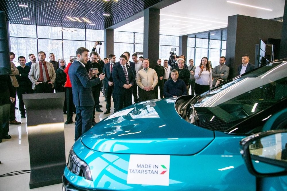 Продажи электрокаров Атом начнутся в апреле