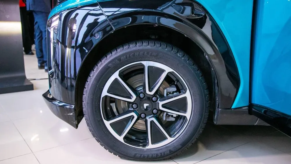 Продажи электрокаров Атом начнутся в апреле