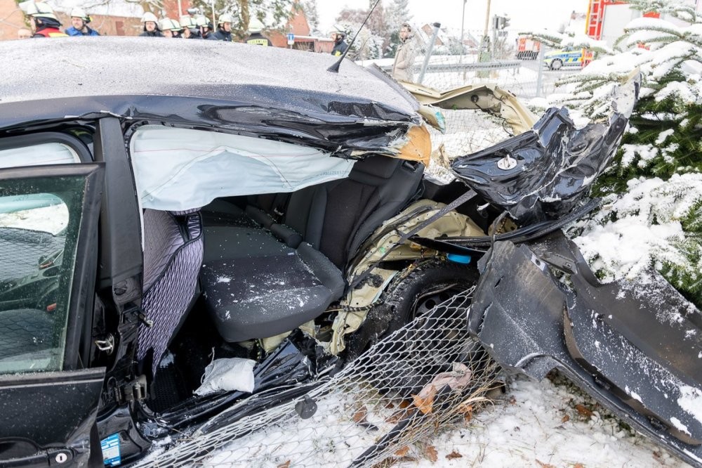 Встреча автомобиля с поездом в Германии