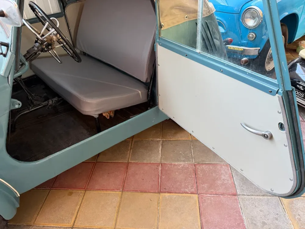 64-летнюю "капсулу времени" в виде мотоколяски СМЗ выставили на продажу