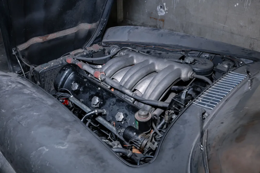 Ржавый Mercedes-Benz 300 SL продали на аукционе за рекордные 5 245 000 долларов