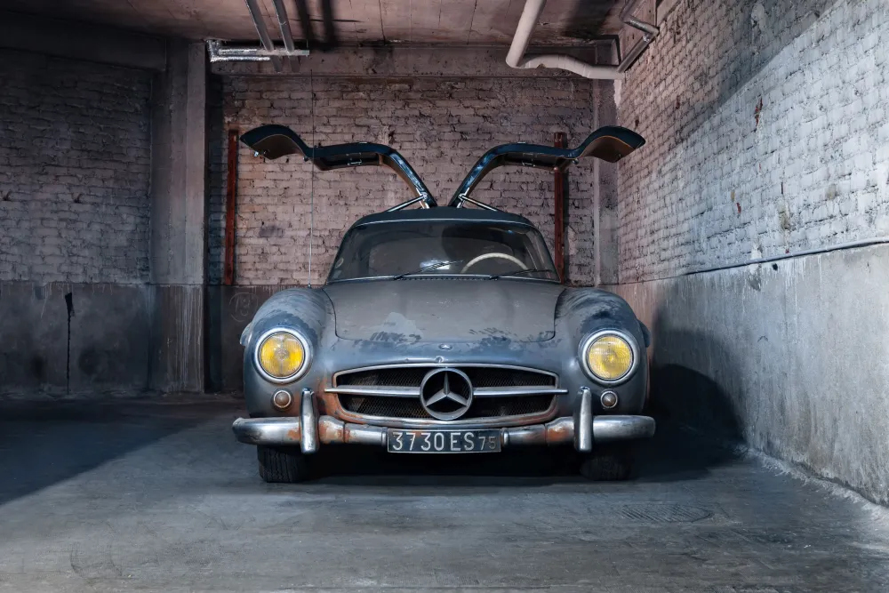 Ржавый Mercedes-Benz 300 SL продали на аукционе за рекордные 5 245 000 долларов