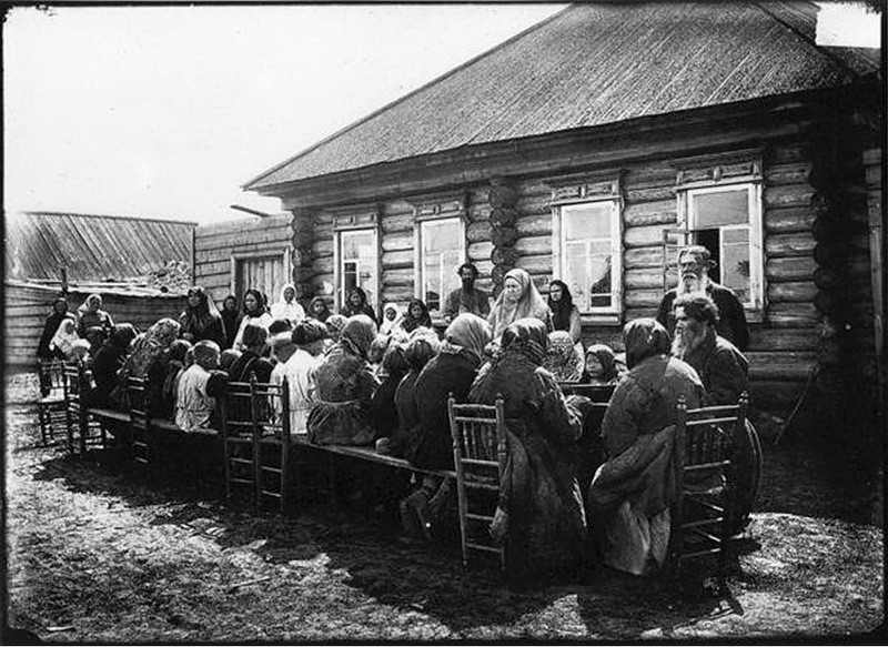 Народная столовая общественного питания в селе Большой Муром Княгининского уезда. Нижегородская губерния, 1891—1892 годы.