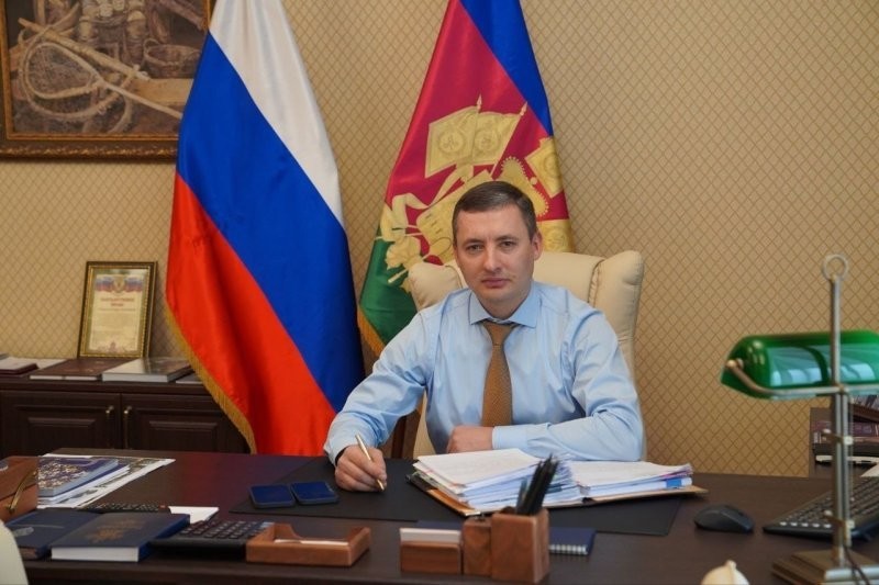 Кубанская пенсионерка, которую за комментарий засудил чиновник, намерена взыскать с него 3 млн рублей