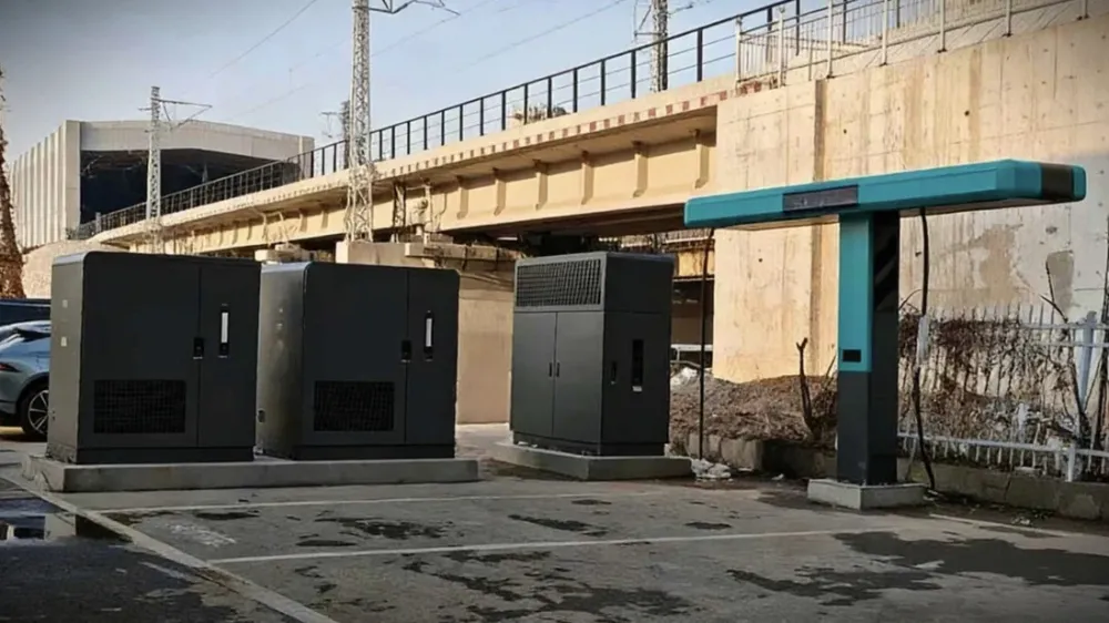 Китайская BYD разработал сверхмощную зарядку на 1500 кВт