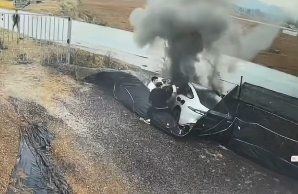 Именно из-за этой катастрофы Китай запретил скрытые дверные ручки