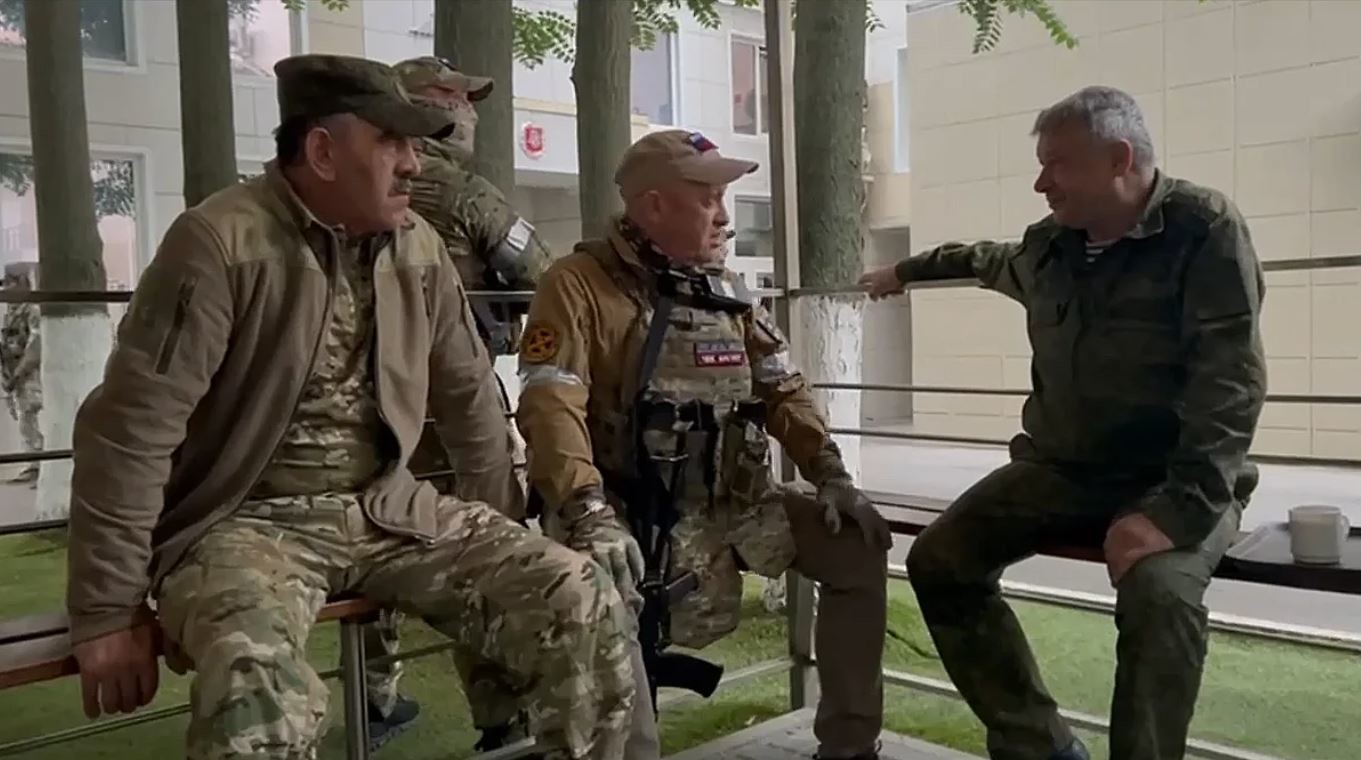 Генерал-лейтенант Алексеев после покушения находится в тяжелом состоянии