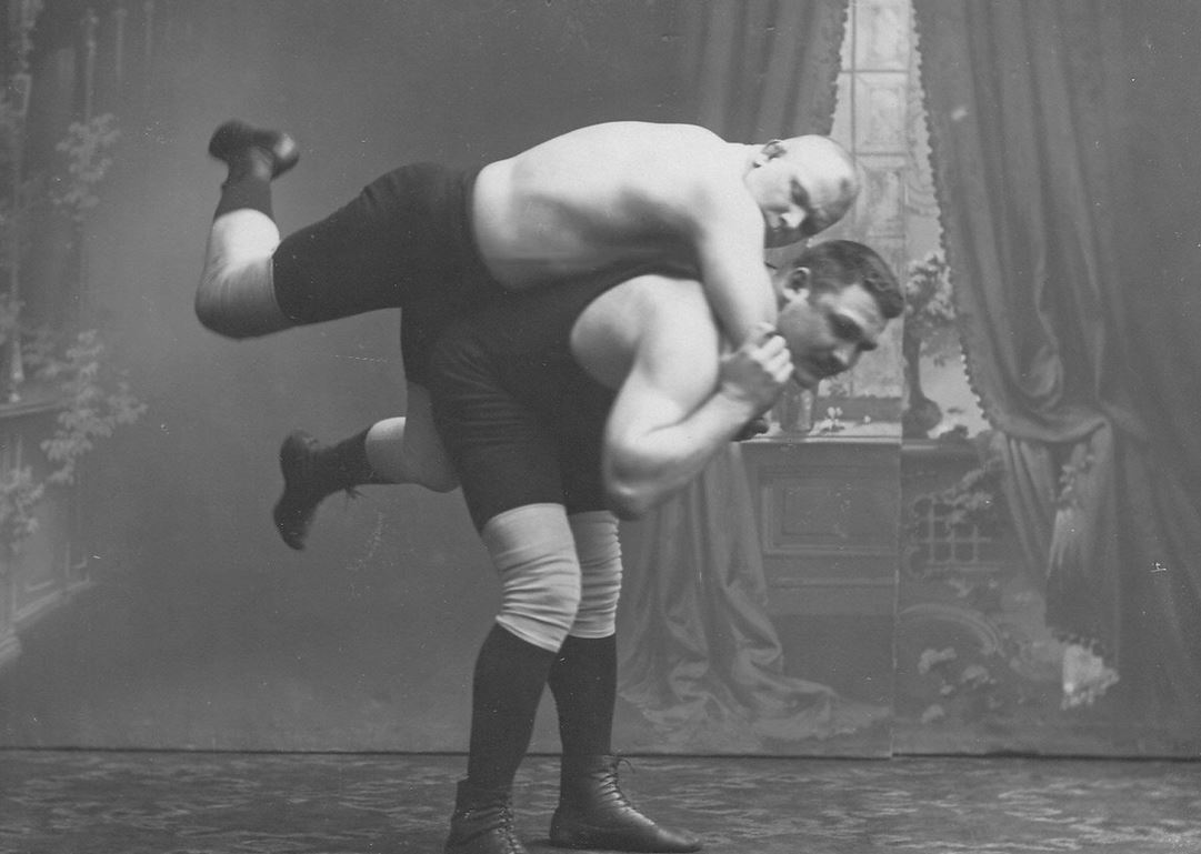 Вышибала в немецкой бильярдной: как жил Поддубный в оккупации и почему его не тронули немцы