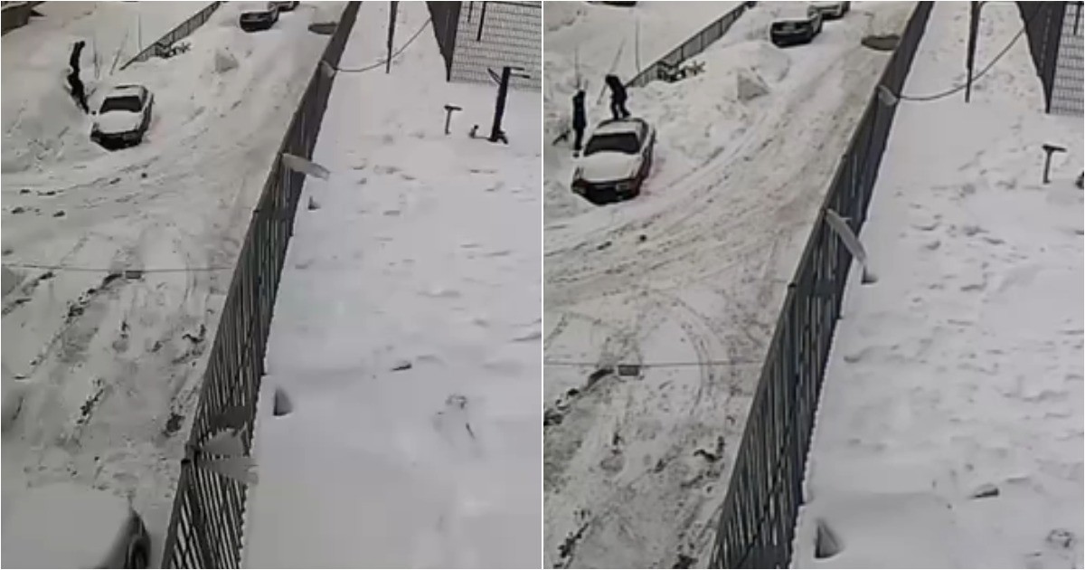 В Новосибирске школьники устроили «батут» на припаркованной машине