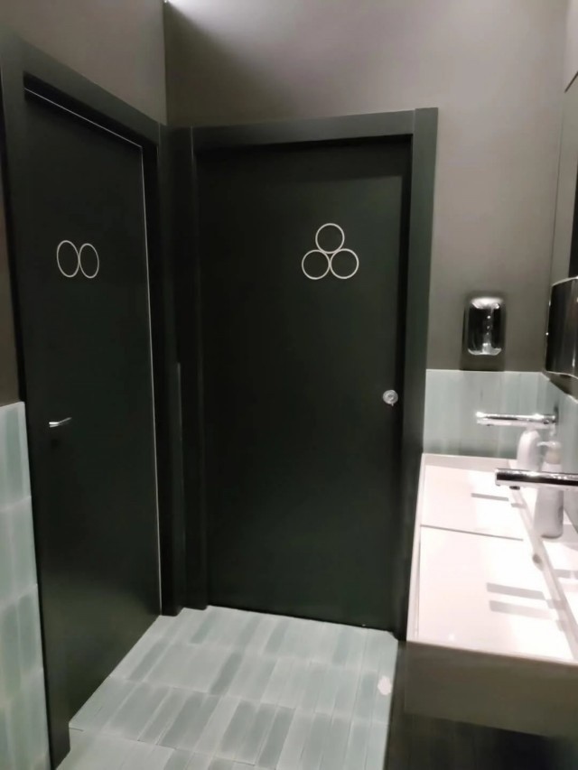 Не ищите здесь смысл. Здесь в основном маразм