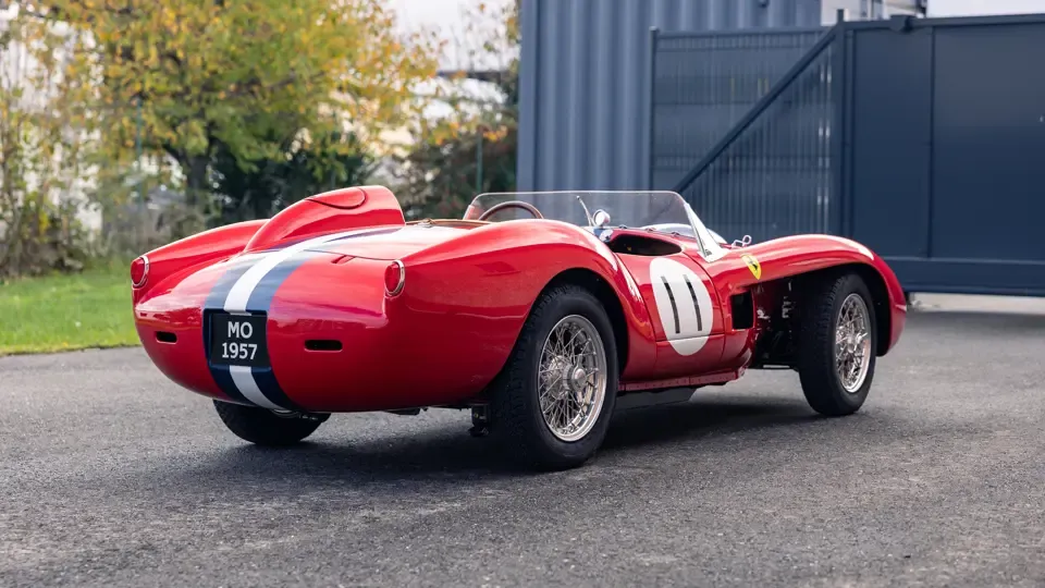 Детский автомобиль Ferrari 250 Testa Rossa продали за рекордную сумму