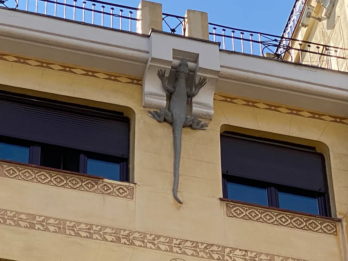 Дом с ящерицами: мадридская загадка рациональной архитектуры