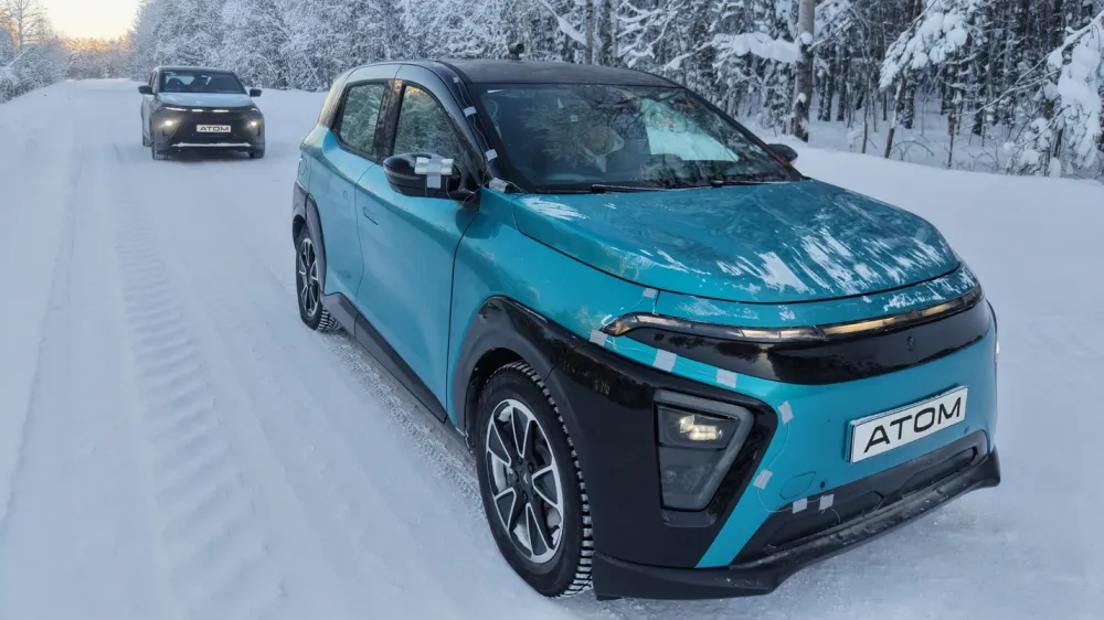 Появилось видео испытаний электрокаров Атом суровым сургутским морозом