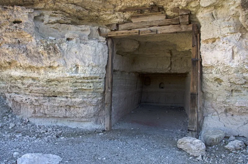 Дублинское ущелье: подземный город золотоискателей в скалах Долины Смерти