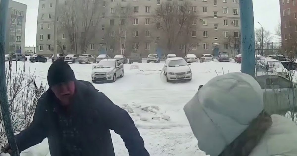 Пьяный мужчина избил пенсионерку в Оренбургской области