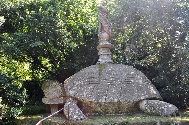 Таинственный лес Бомарцо, ставший домом для порождений герцогской тоски