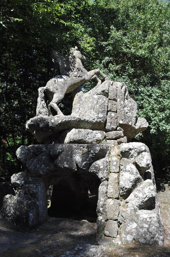 Таинственный лес Бомарцо, ставший домом для порождений герцогской тоски