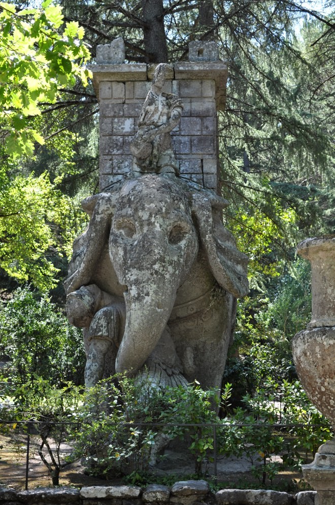 Таинственный лес Бомарцо, ставший домом для порождений герцогской тоски