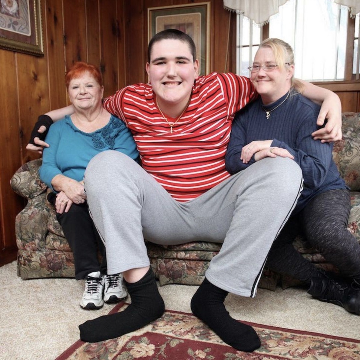 Реальные предметы и живых существ, впечатляющих своими огромными размерами