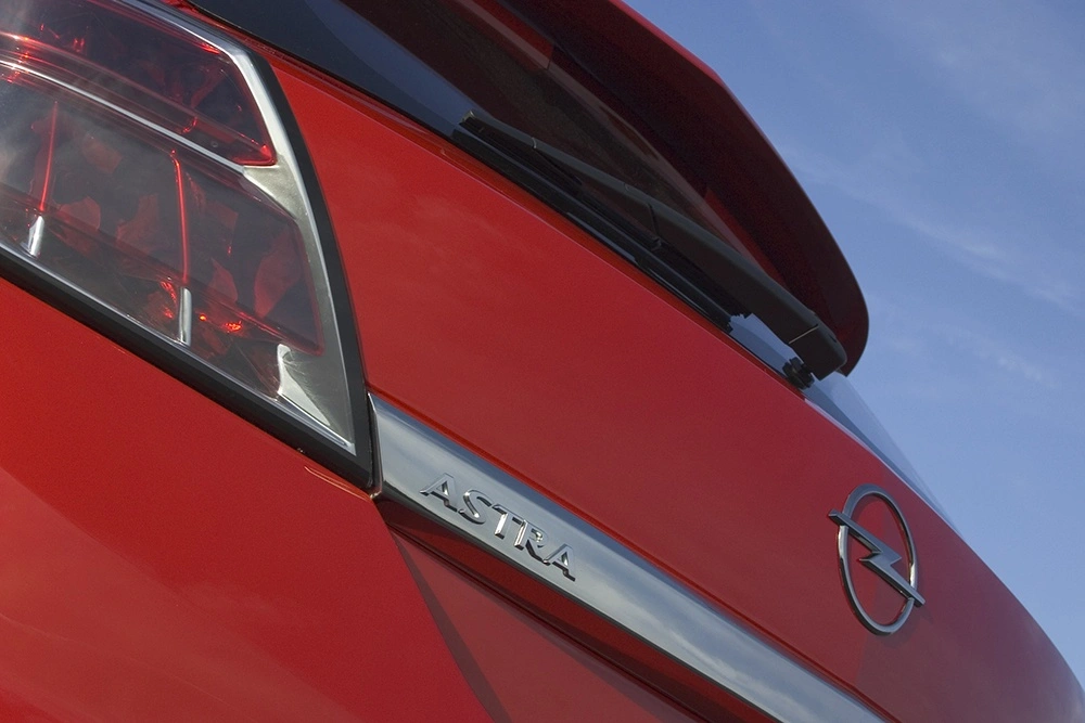 Почти миллион машин Opel отзывают из-за «подушек-убийц»