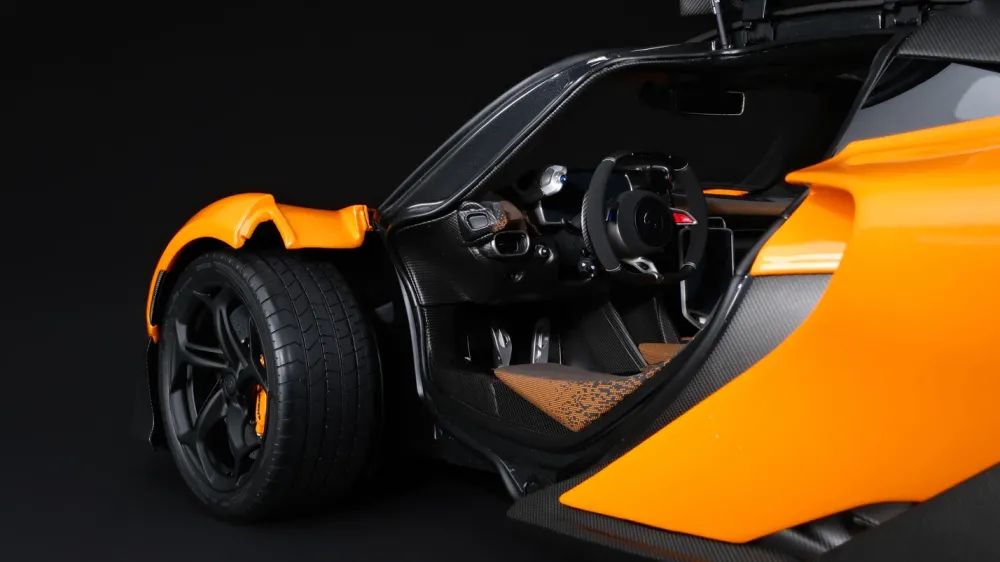 Гиперкар McLaren стал игрушкой по цене двух Lada Granta